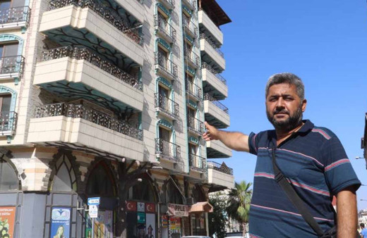 Deprem bölgesindeki bina tedirgin ediyor ama gerçek başka! Önünden kimse geçmiyor, araba bile park etmiyorlar