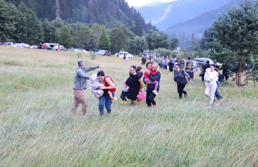 Gürcistan'ın tatil beldesi Şovi'de heyelan! İki kişi hayatını kaybetti!