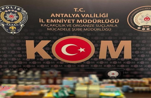 Antalya'da kaçakçılara depo baskını! 2 milyon 600 bin makaron ve 8 bin litre sahte içki yakalandı