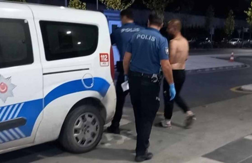 Kocaeli'de babasına sinirlenen evlat minibüsü yaktı