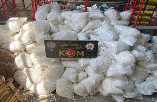 Polisten depo baskını! 25 milyondan fazla makaron ele geçirildi