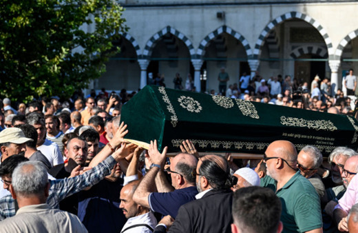 Gazeteci Süleyman Özışık son yolculuğuna uğurlandı! Sevenleri yalnız bırakmadı