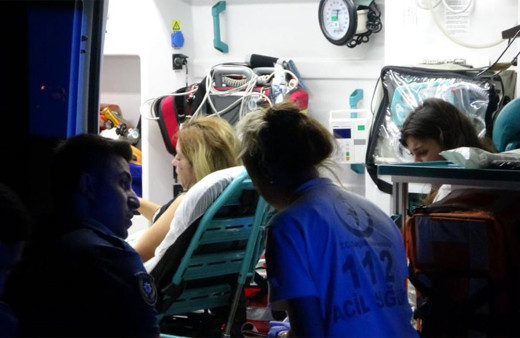 Tartıştığı iki kadını arabada darp etti! Kadınları arabadan attı caddede darp etti