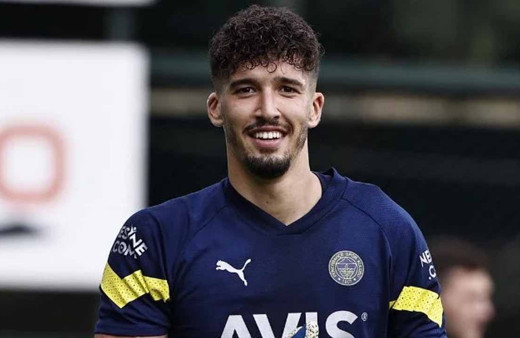 Manchester United'dan, Fenerbahçeli Altay Bayındır'a resmi teklif