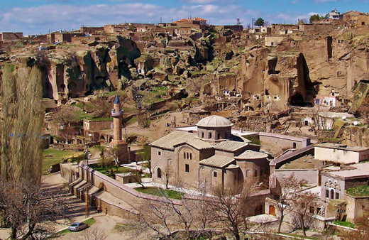 Görenleri büyüledi! 17 asırlık küçük Ayasofya turist akımına uğradı