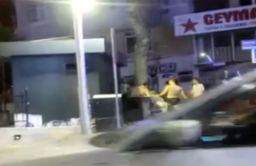 Alkolun etkisiyle kendini kaybetti! Kelepçe sıkı dedi, duvara kafa attı