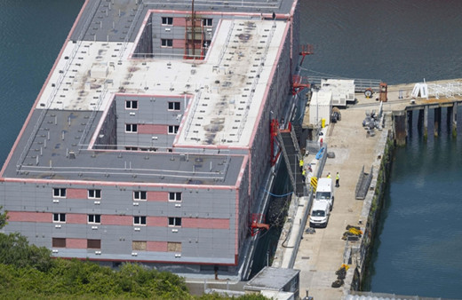 İngiltere, sığınmacıların kalacağı gemiye ilk grubu yerleştirmeye başladı!