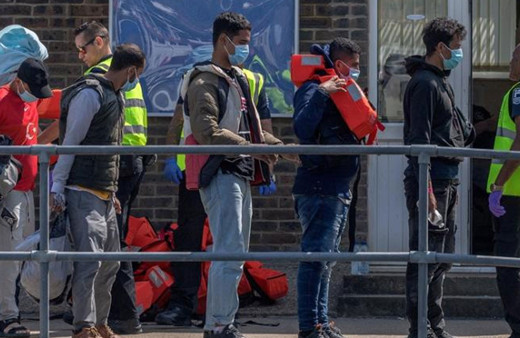 İngiliz hükümeti, yasa dışı göçmen çalıştıranlara verdiği cezaları artırıyor