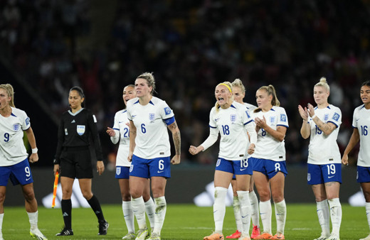 Kadınlar Dünya Kupası: İngiltere ve Avustralya çeyrek finale yükseldi!