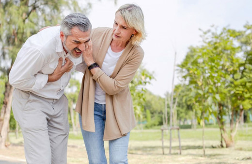 5 dakikadan uzun göğüs ağrısı önemli bir kalp krizi belirtisi!