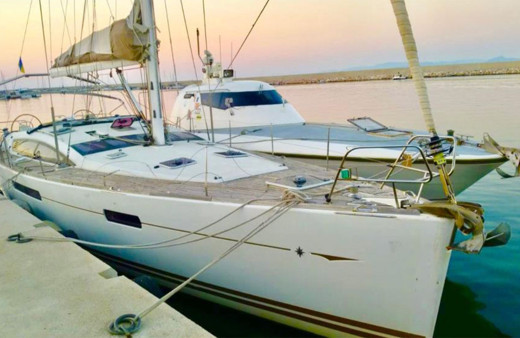 İzmir'de MİT destekli büyük göçmen kaçakçılığı operasyonu! 7 organizatör ve 162 düzensiz göçmen yakalandı