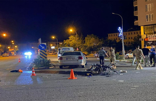 Erzurum'da korkunç kaza! Motosiklet otomobille çarpıştı: 1 ölü 1 yaralı