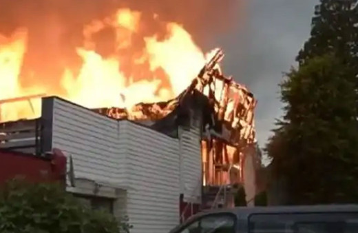 Fransa'da engellilerin kaldığı konuttaki yangında 11 kişi öldü