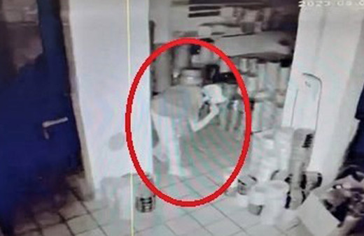 Hırsızlık yaptığı dükkana çaldığı malzemeyle iki gün arayla tekrar girmeye çalıştı