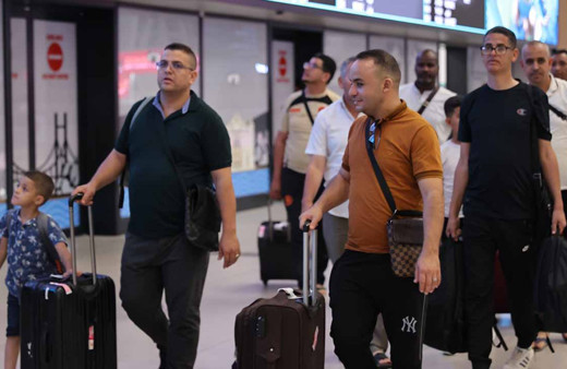 Nijer'deki Türk vatandaşları THY'nin özel seferiyle İstanbul'a geldi