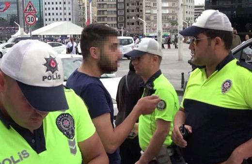 İstanbul'da polise mukavemet gösteren taksici gözaltına alındı!