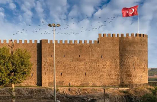 Kadim kent Diyarbakır'da terör değil artık tarih konuşuyor