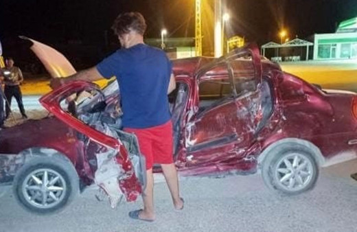 Kırşehir'de kamyon ile otomobil çarpıştı: 1 ölü 3 yaralı