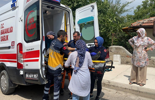Tokat'ta onarım için çıktığı çatıdan aşağı düştü