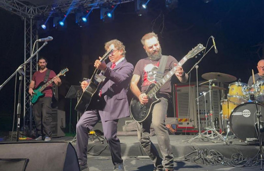 Ayna konseri Bilecik Pazaryeri'ni salladı!