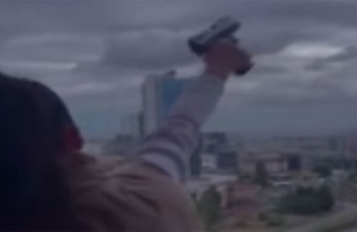 Yabancı uyruklu kadın İstanbul'un göbeğinde herkesin canını hiç saydı! Balkona çıktı kurşun yağmuruna tuttu