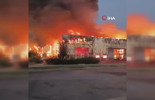 Antalya'da korkutan yangın! Gıda fabrikası alevlere teslim oldu