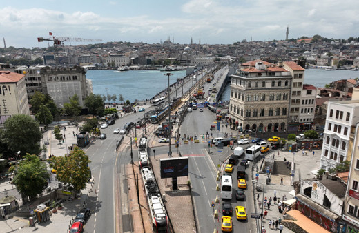 Galata Köprüsü'ndeki bakım çalışması trafikte yoğunluğa neden oldu!