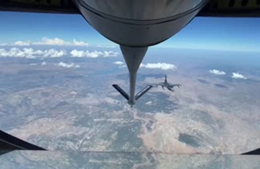 Türk Hava Kuvvetleri'nden Kıbrıs adasının güneyinde eğitim uçuşu!