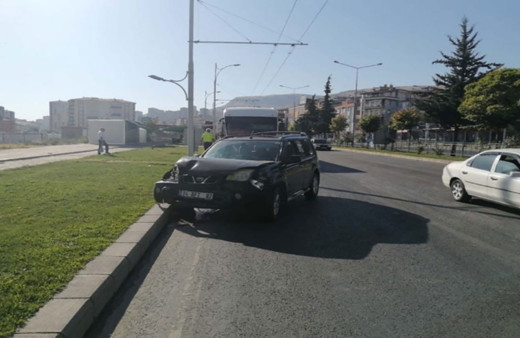 Malatya'da trambüs ve otomobil çarpıştı: 2 yaralı