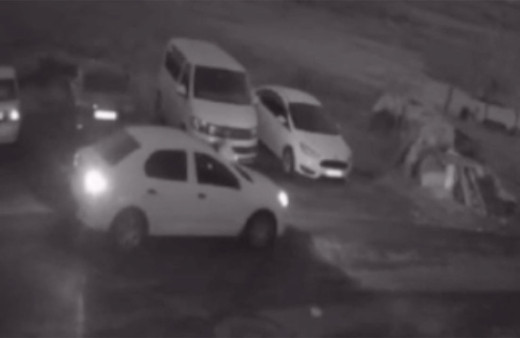 Başakşehir'de hırsızlar araçlarıyla gelip plakaları çaldılar!