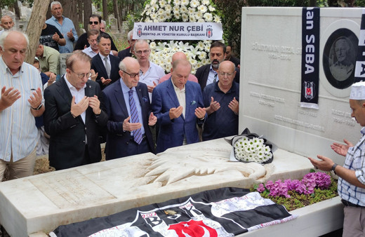 Süleyman Seba, vefatının 9. yılında kabri başında anıldı