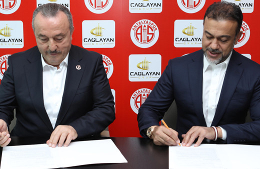Antalyaspor'un yeni forma göğüs sponsoru Çağlayan Grup oldu