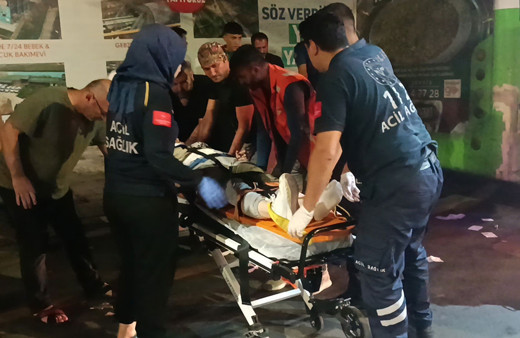 Kocaeli'de korkunç kaza! Otomobil ve motosiklet birbirine girdi, otomobil sürücüsü kaçtı