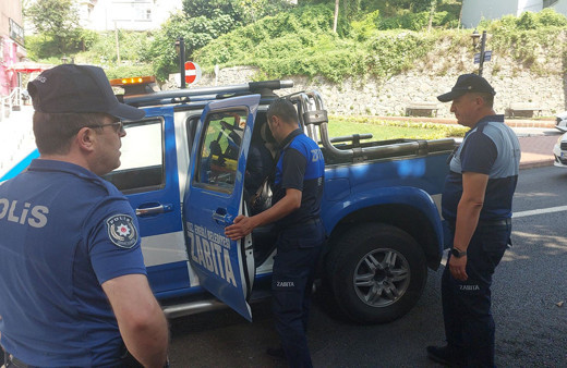 Yanlış anlaşılma polisi harekete geçirdi! Dilencinin kesik bacağını gördü, çığlık çığlığa kaçtı