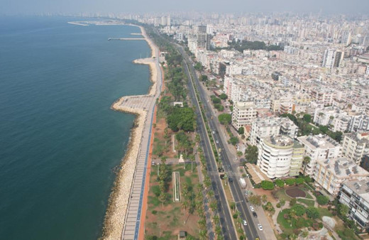 Mersin'de hissedilen sıcaklık 45 dereceyi gördü, kent merkezi boşaldı