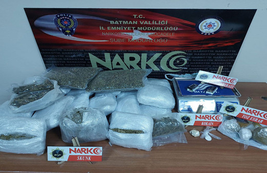 Batman'da uyuşturucu operasyonu! Çok sayıda uyuşturucu ele geçirildi, 3 kişi tutuklandı