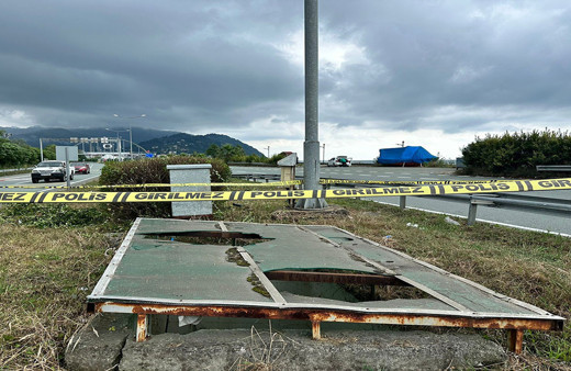 Kaybolan torununu ararken havalandırma çatısından aşağıya düştü, hayatını kaybetti!