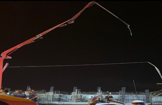 Okul inşaatında feci kaza! Beton mikserinin hortumu çarptı, ağır yaralandı