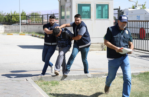 Van'da cinayet zanlısı 57 saatlik kamera görüntüleri izlenerek yakalandı!