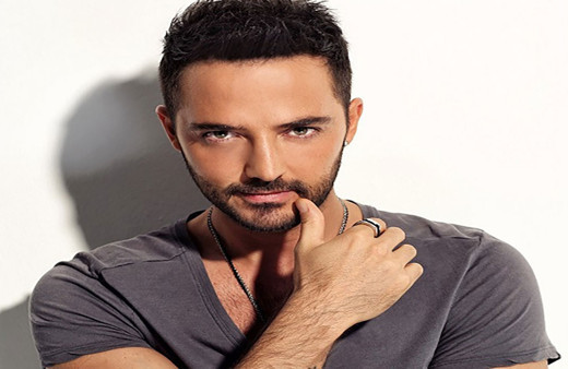 Gökhan Özen 6 yıl sonra Türkiye'ye geri döndü, sevindiren haberi kızlarıyla duyurdu