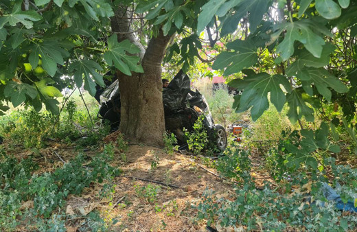 İzmir'de acı kaza! Şarampole yuvarlanan araçta 2 kişi hayatını kaybetti