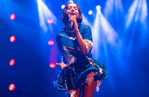 Zeynep Bastık, YBY Woods'ta konser verdi