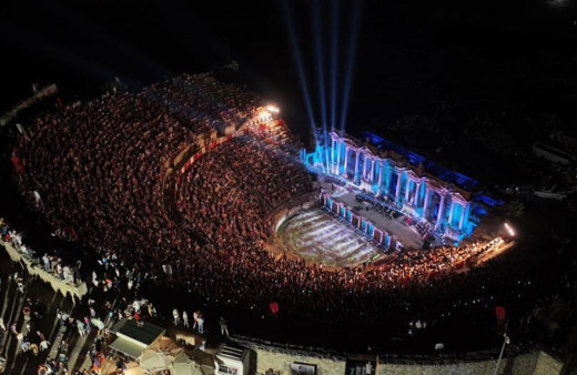 Denizli'deki 1800 yıllık antik tiyatroda unutulmaz konser!