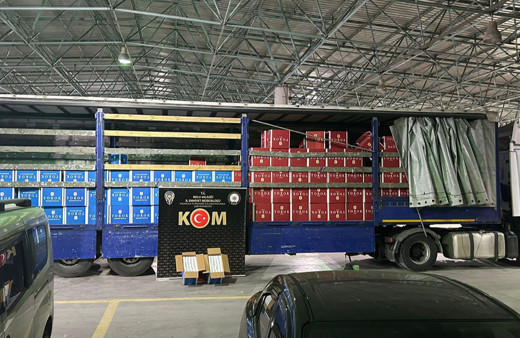 Bolu'da bir tırda 7 milyon sahte bandrollü makaron ele geçirildi!