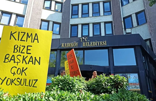 Kadıköy Belediyesi işçileri bu pankartı açıp iş bıraktı! 'Kızma bize başkan, çok yoksuluz'