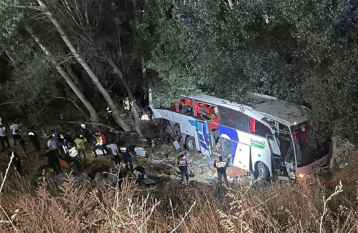 Yozgat'ta katliam gibi kaza! Yolcu otobüsü şarampole uçtu 12 kişi öldü 19 yaralı