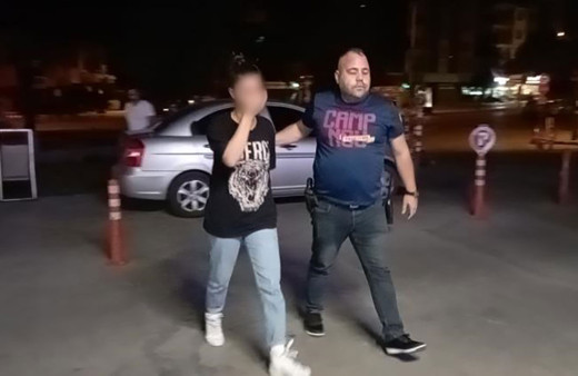 14 yaşındaki kız dedesini bıçakladı, yakalanınca savunması şaşırttı