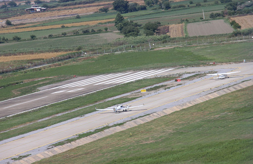 Aydın'da faciadan dönüldü! Eğitim uçağı düştü: 2 yaralı