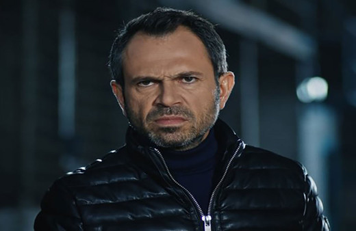 Terzi dizisinin yıldız oyuncusu Olgun Şimşek tatil yolunda trafik kazası geçirdi!