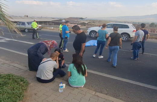 Manisa'da otomobilin çarptığı yaşlı kadın feci şekilde can verdi
